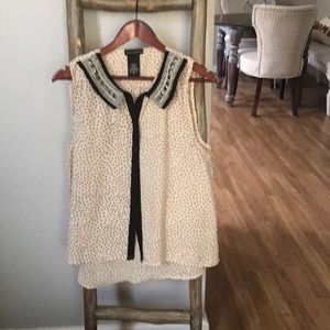 Great condition polka dot top with jeweled color